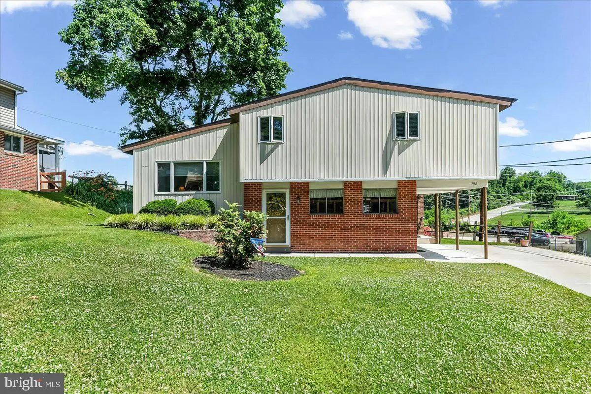 798 Capri Cir, Upper Chichester, PA 19061 - #1