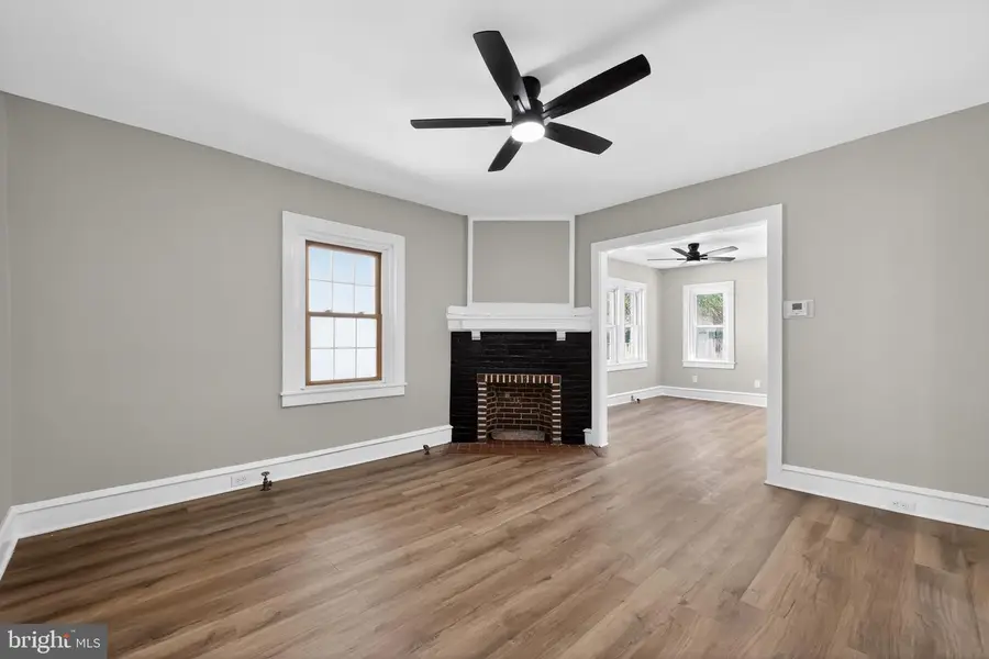 37 E Mowry St, Chester, PA 19013 - #3