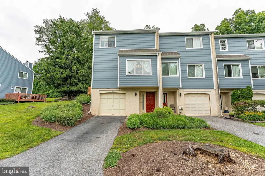 301 S Point Dr, Chadds Ford, PA 19317 - #2