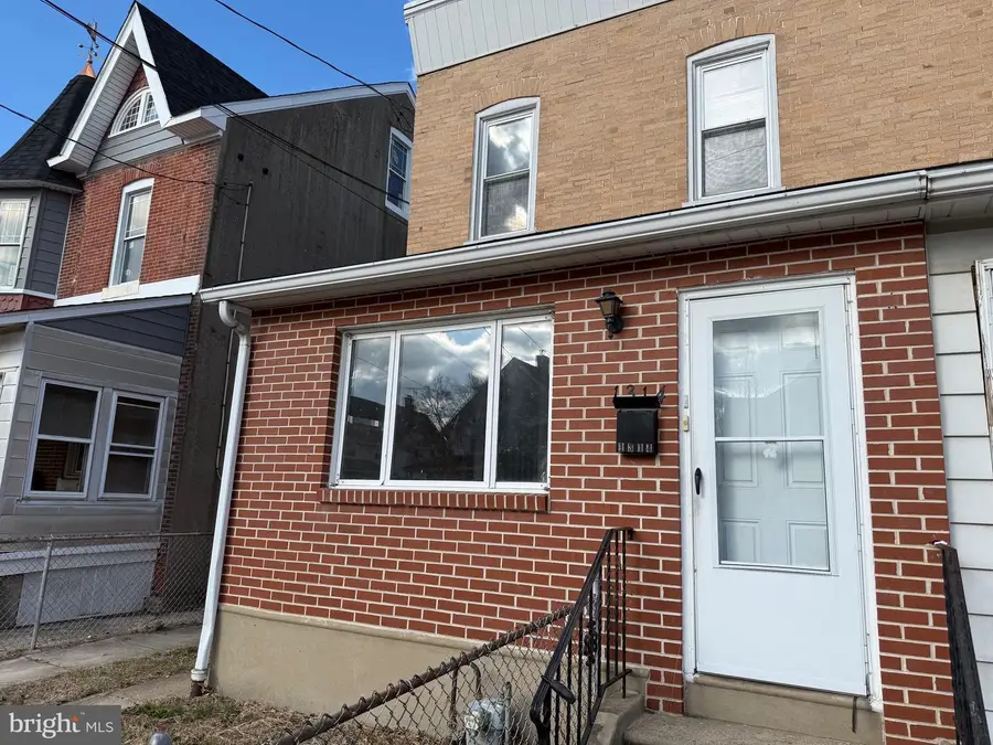 1314 E 11th St, Crum Lynne, PA 19022 - #2