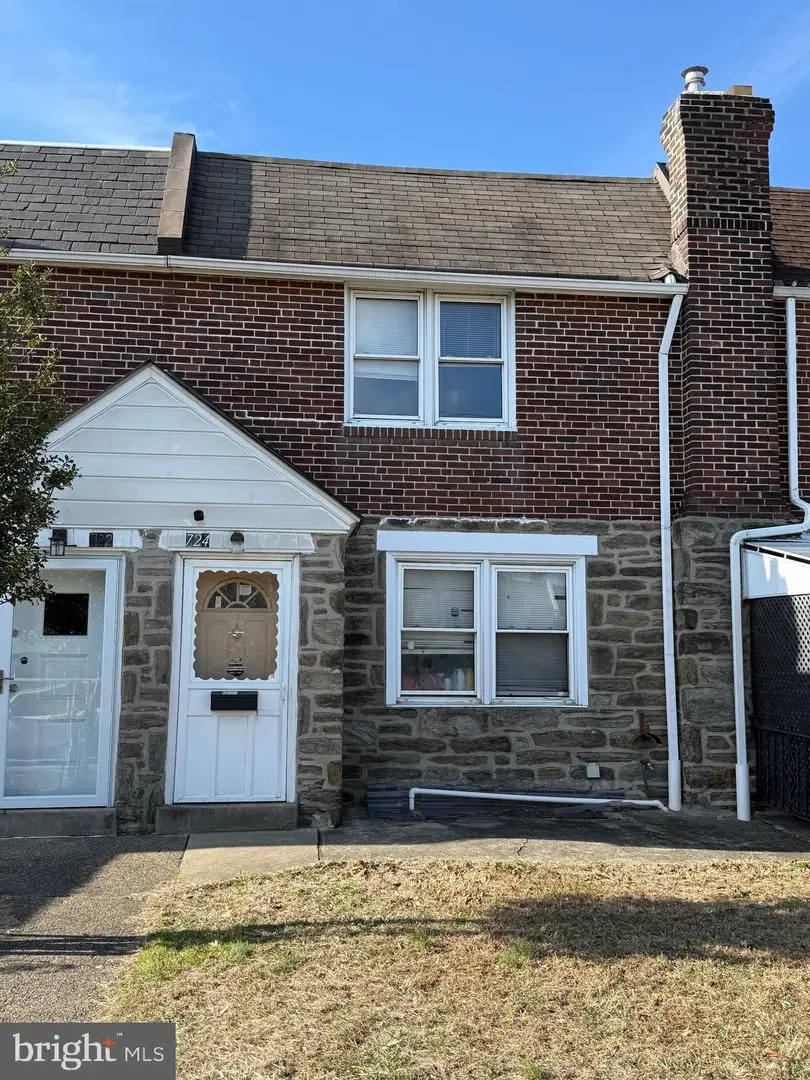 724 Ashland Ave, Crum Lynne, PA 19022 - #1