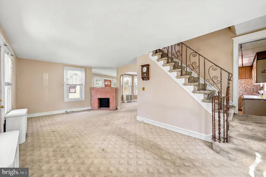 112 Ardmore Ave, Upper Darby, PA 19082 - #2