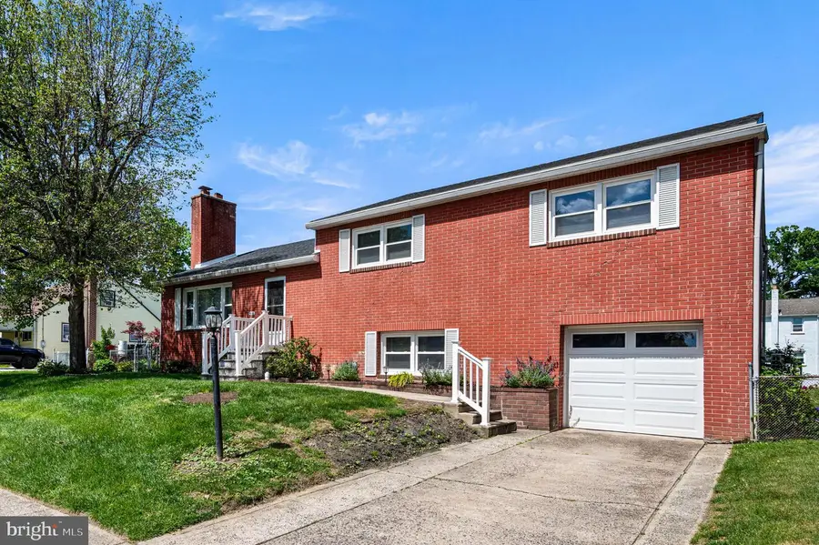 516 Evergreen Ave, Folsom, PA 19033 - #2