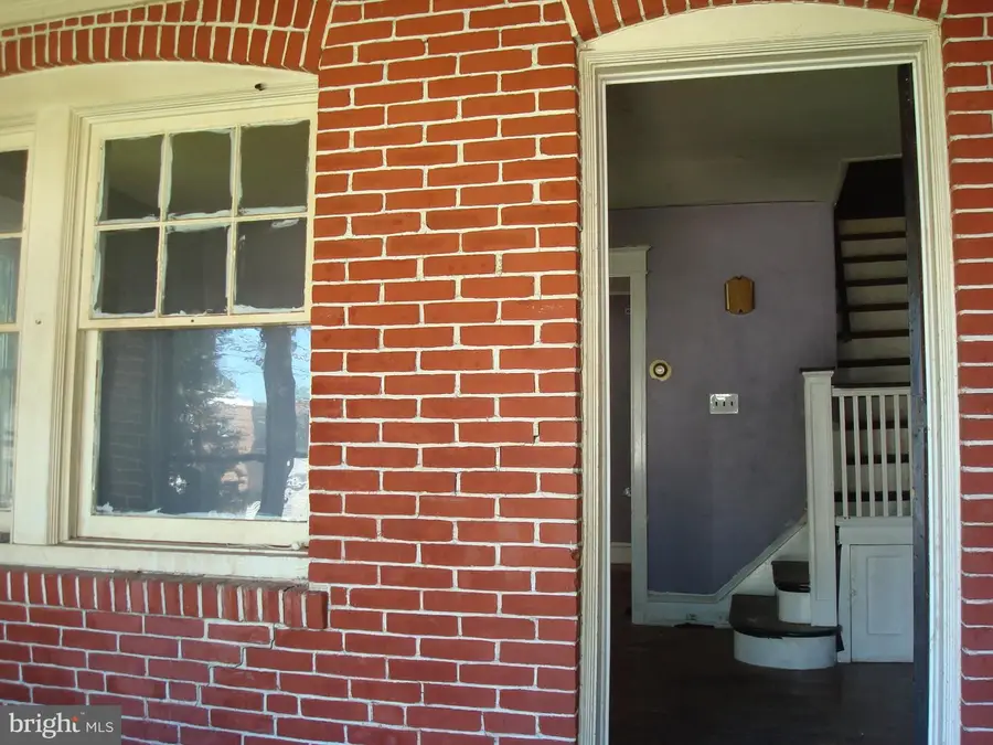 810 Bartram Ave, Darby, PA 19023 - #2
