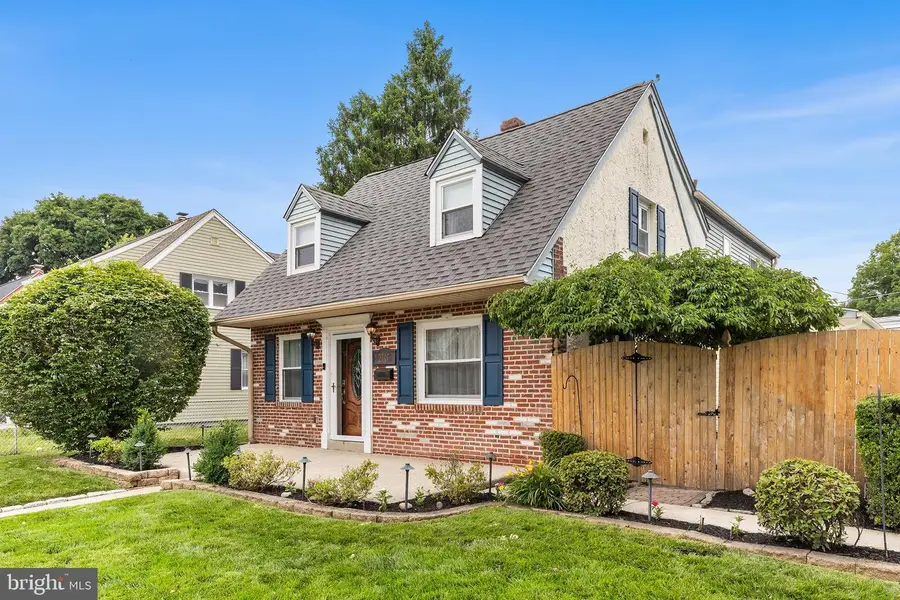 2747 Springhill Rd, Secane, PA 19018 - #2