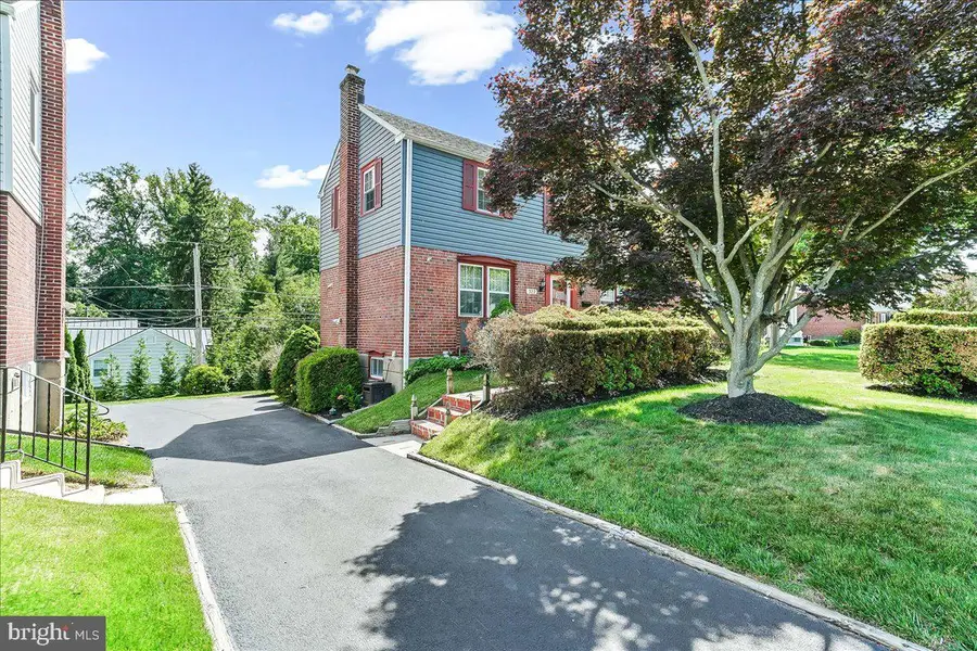 322 Twin Oaks Dr, Havertown, PA 19083 - #2
