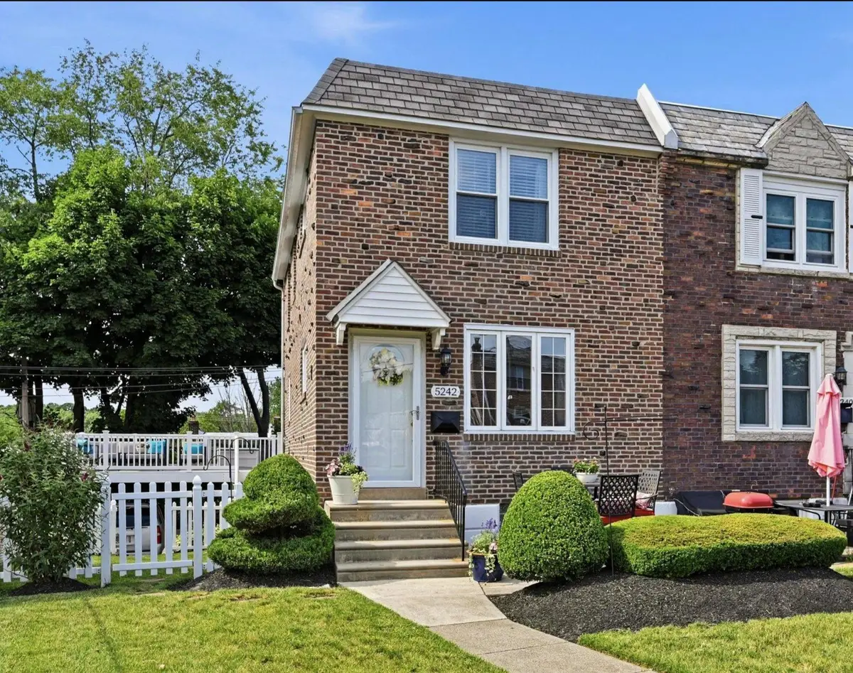 5242 Gramercy Dr, Clifton Heights, PA 19018 - #1