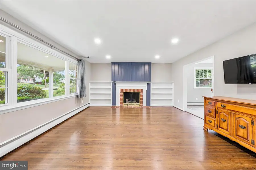 118 Deerfield Rd, Broomall, PA 19008 - #3