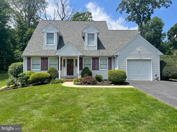 4206 Upland Dr, UPPER CHICHESTER, PA 19061