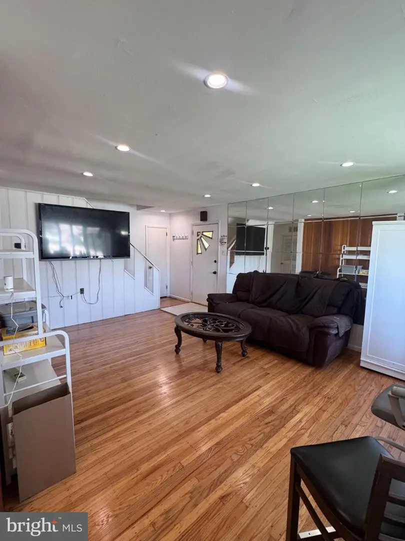 533 Tasker, Norwood, PA 19074 - #2