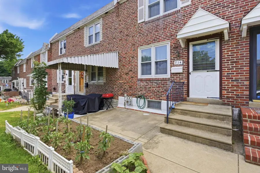 714 Oakwood Dr, Glenolden, PA 19036 - #2