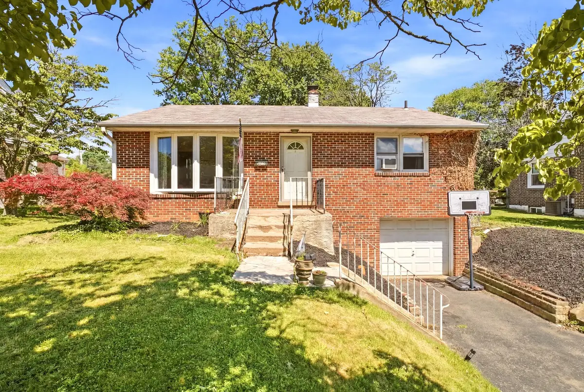 112 Meadowbrook Ln, Brookhaven, PA 19015 - #1