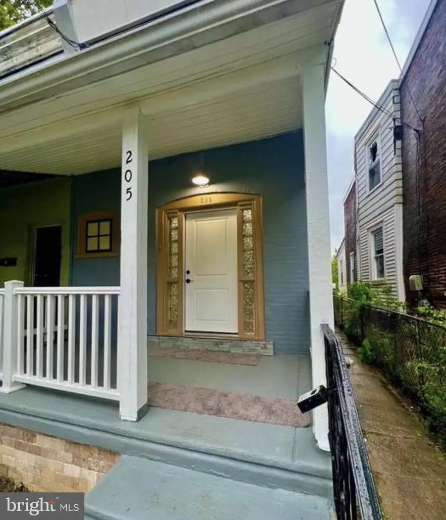 205 Damons Ln, Darby, PA 19023 - #2