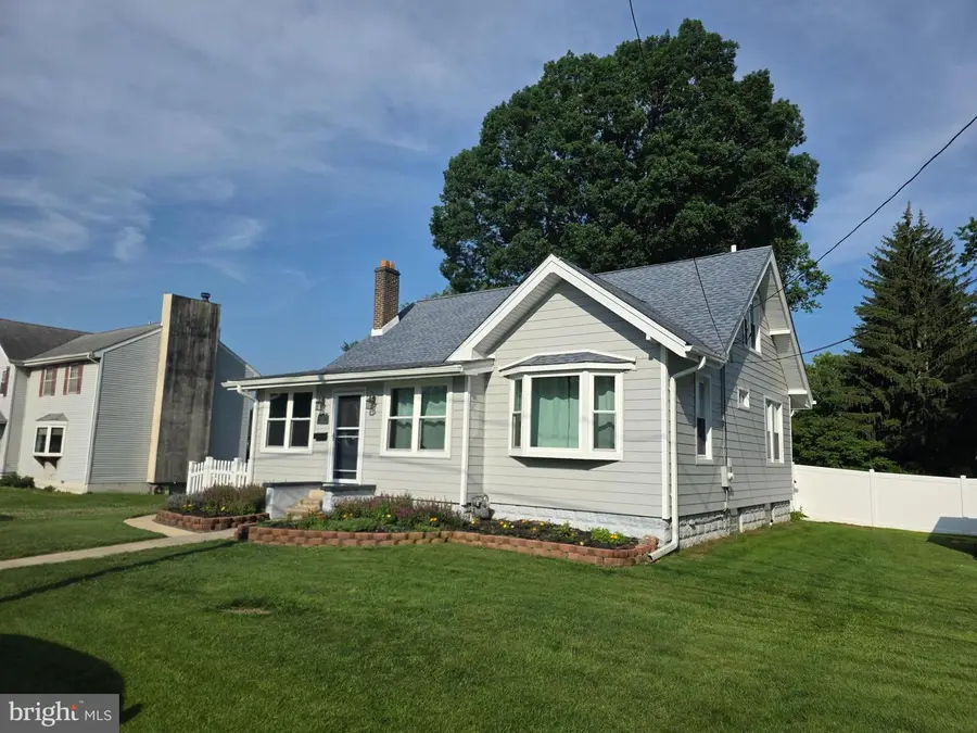 1151 Villanova Ave, Swarthmore, PA 19081 - #2