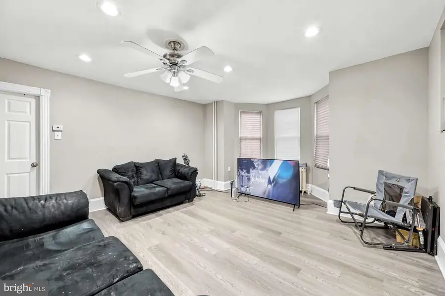 402 Poplar St, Darby, PA 19023 - #3