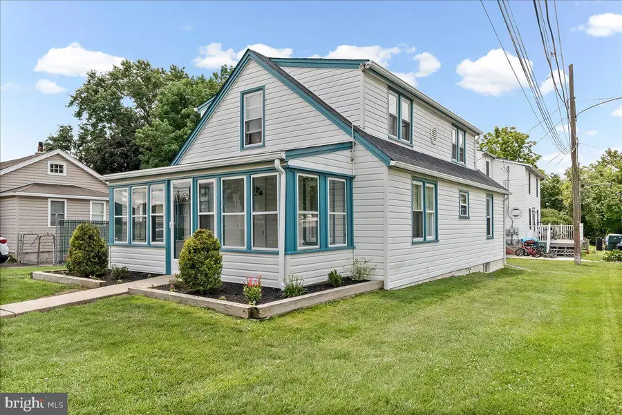1242 Chestnut St, Marcus Hook, PA 19061 - #2