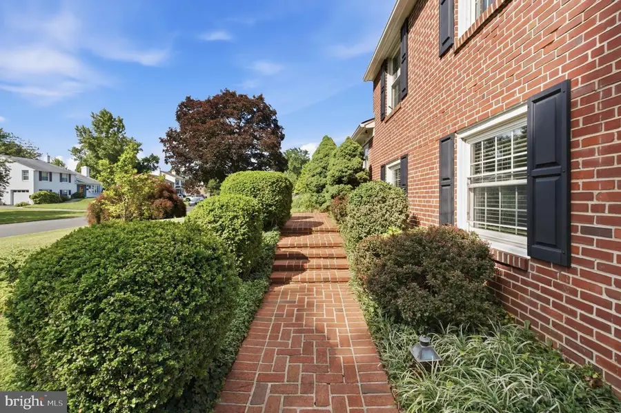 113 Lombardy Dr, Wallingford, PA 19086 - #2