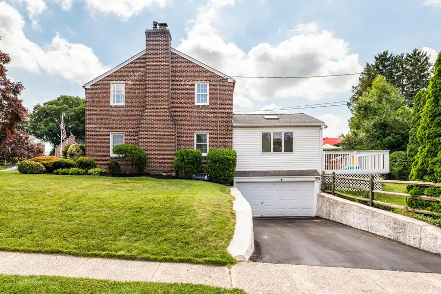 54 Treaty Rd., Drexel Hill, PA 19026 - #2