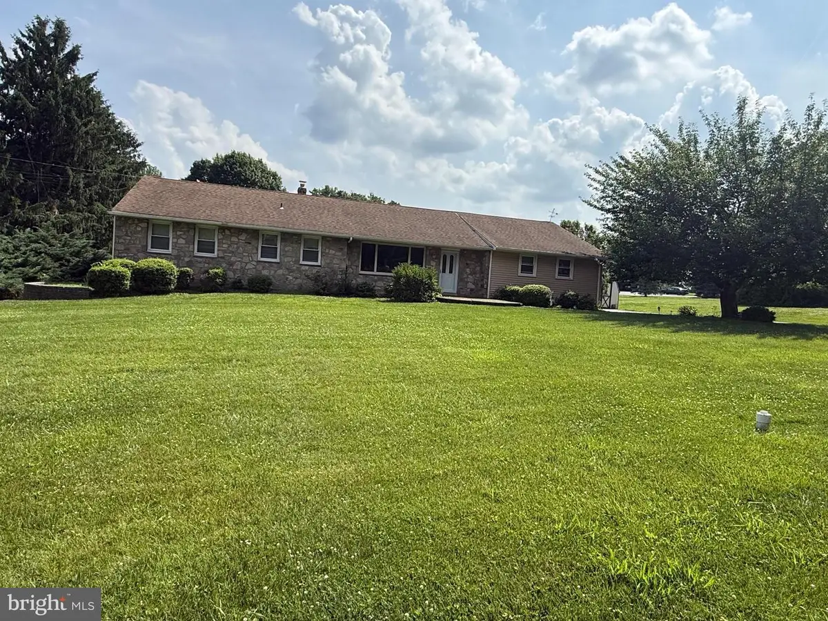 6 Patricia Ln, Glen Mills, PA 19342 - #1