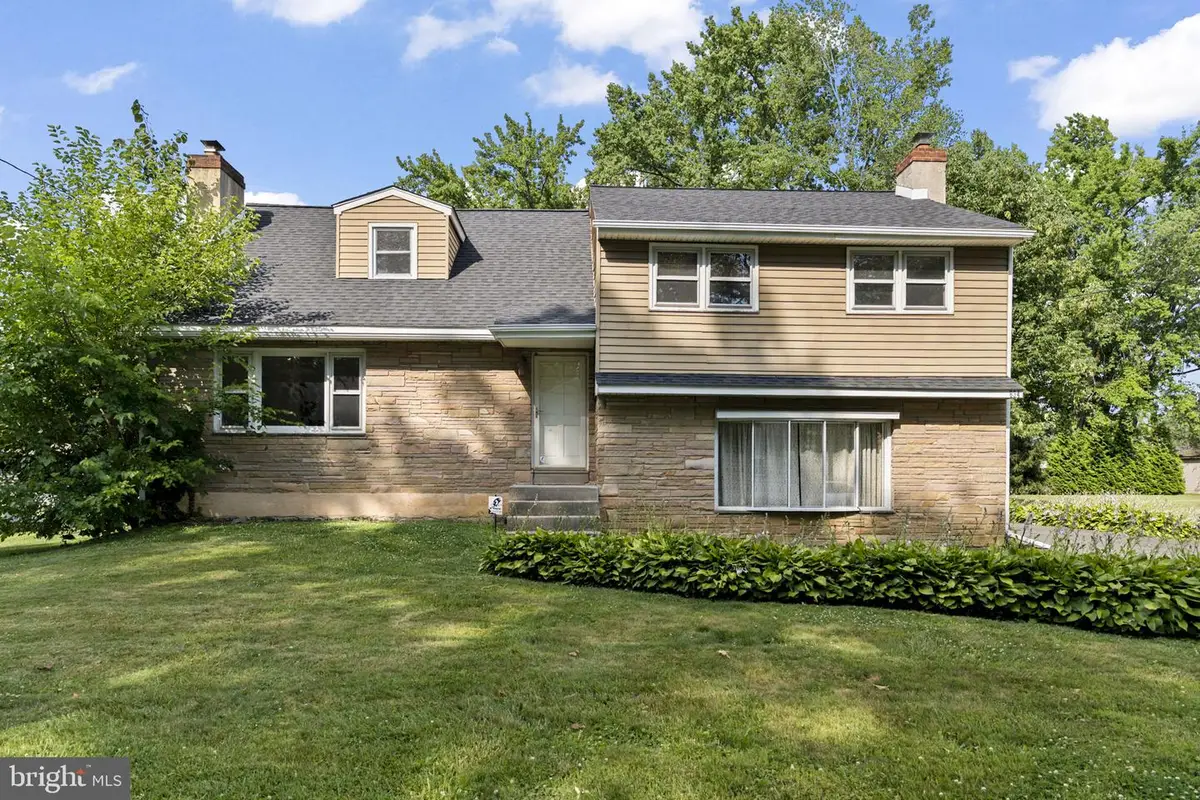 634 Hutchinson Ter, Holmes, PA 19043 - #1