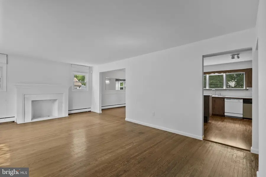 634 Hutchinson Ter, Holmes, PA 19043 - #3