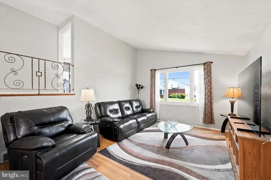 509 Springfield Ave, Folsom, PA 19033 - #3