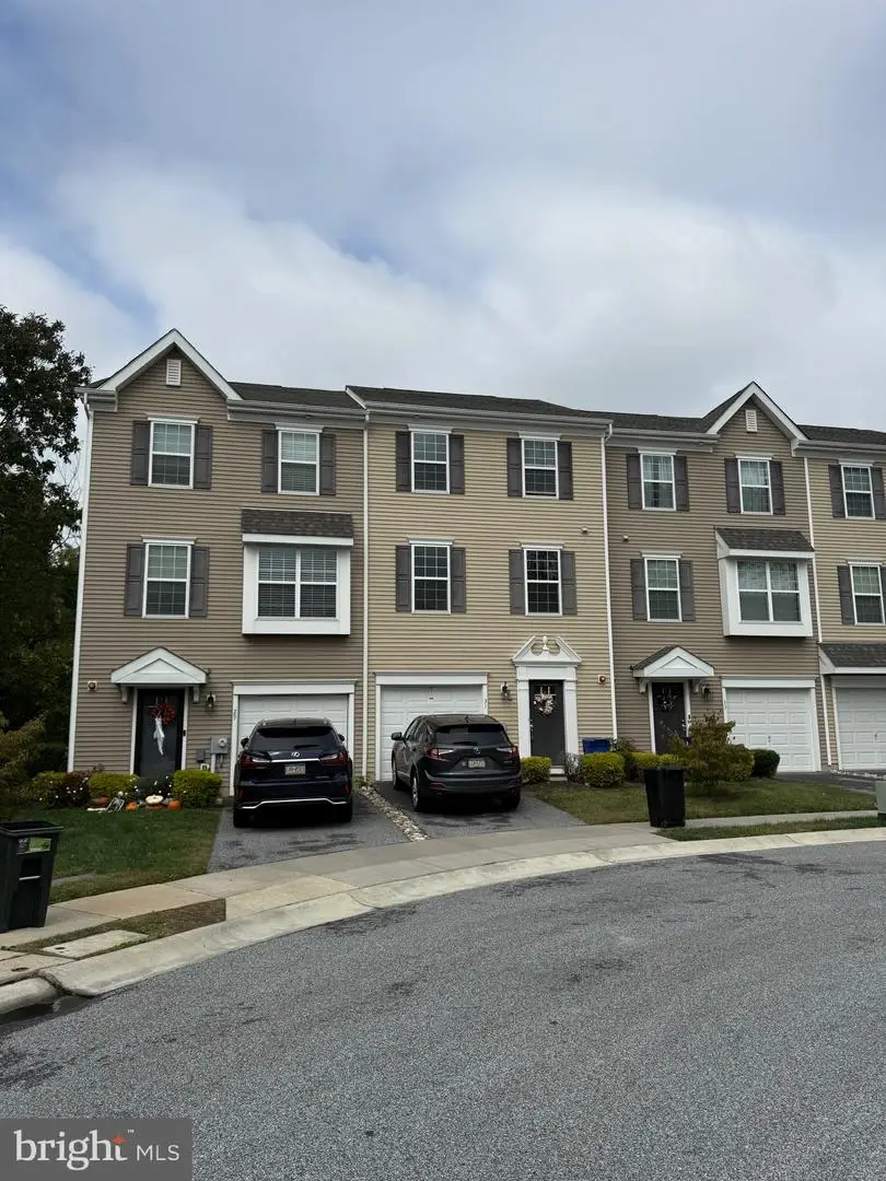 31 Faraday Ct, Morton, PA 19070 - #1
