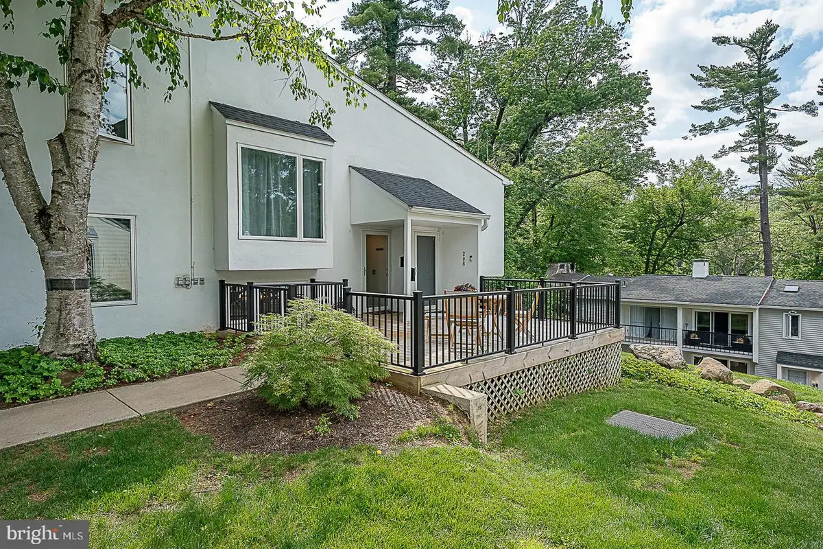 209 E Chelsea Cir, Newtown Square, PA 19073 - #1