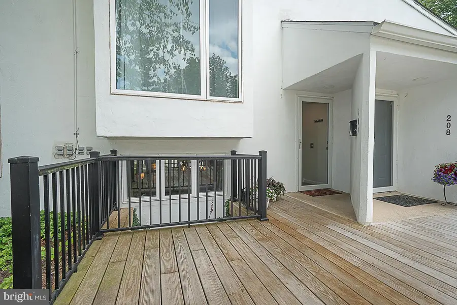 209 E Chelsea Cir, Newtown Square, PA 19073 - #2
