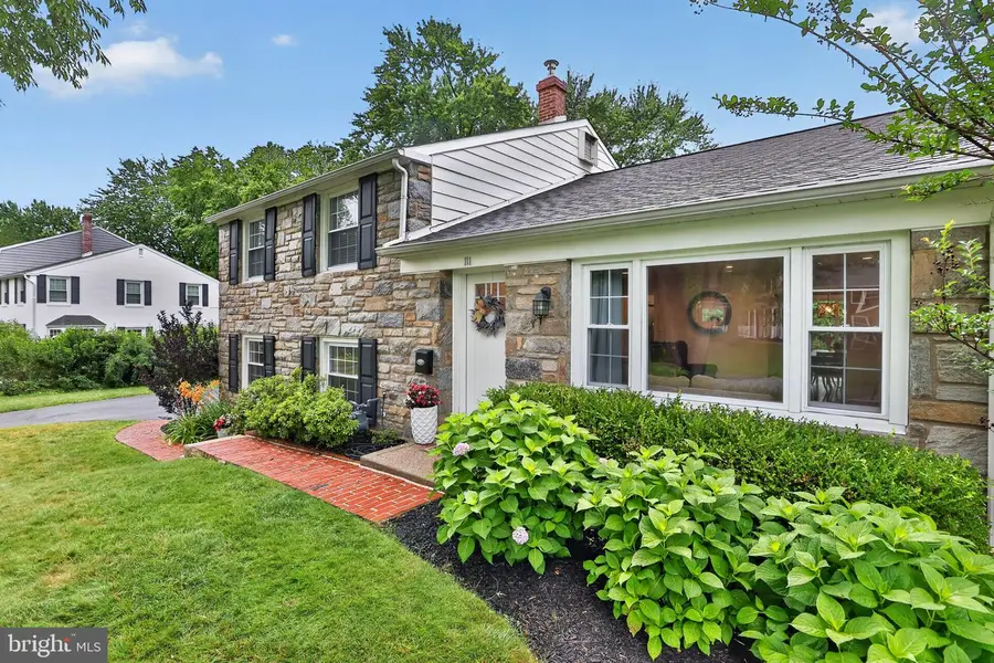 111 Canterbury Dr, Wallingford, PA 19086 - #2