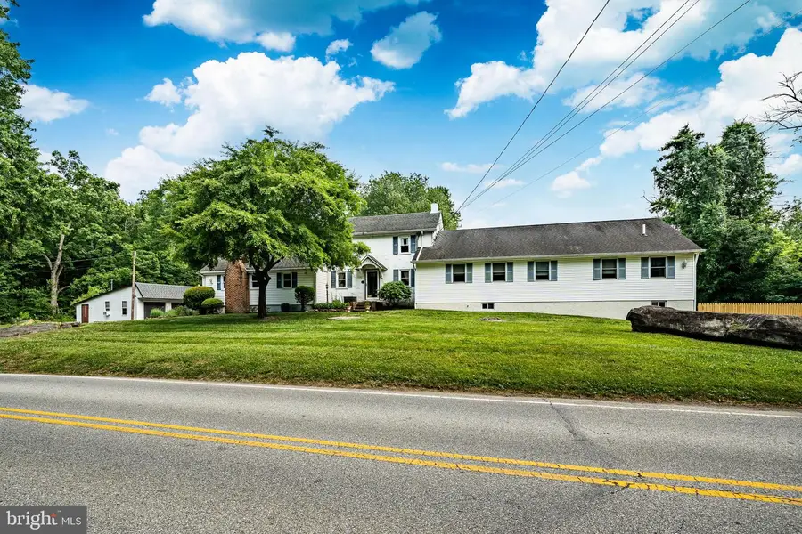 866 Shavertown Rd, Garnet Valley, PA 19060 - #2