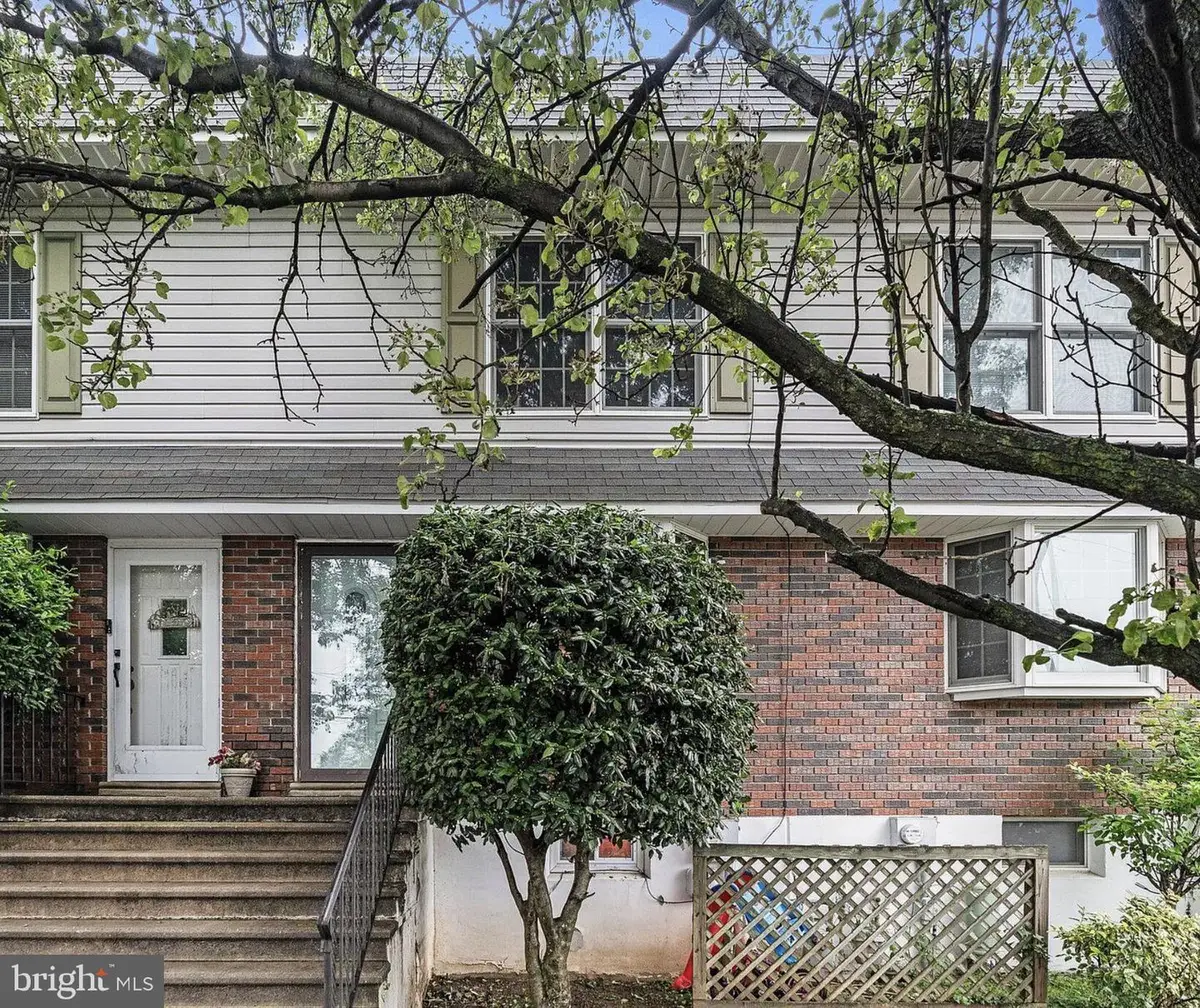 377 E Madison Ave, Clifton Heights, PA 19018 - #1