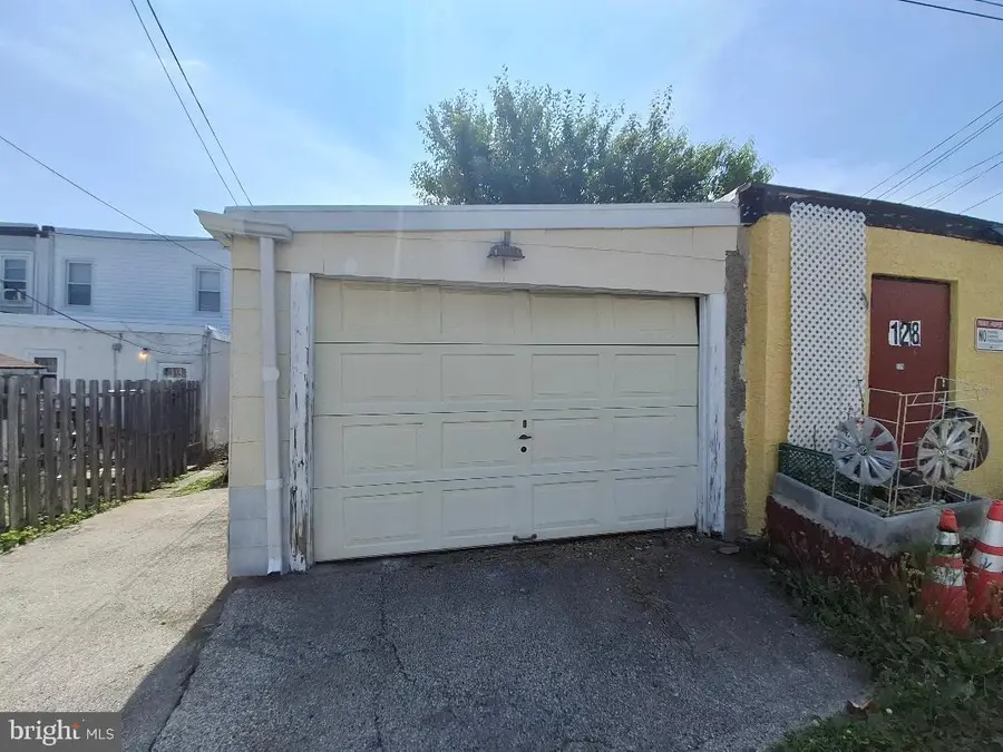 130 Westdale Rd, Upper Darby, PA 19082 - #3