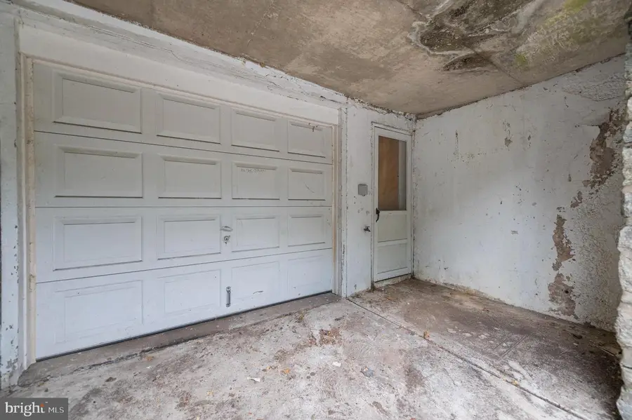 6605 Church Ln, Upper Darby, PA 19082 - #3