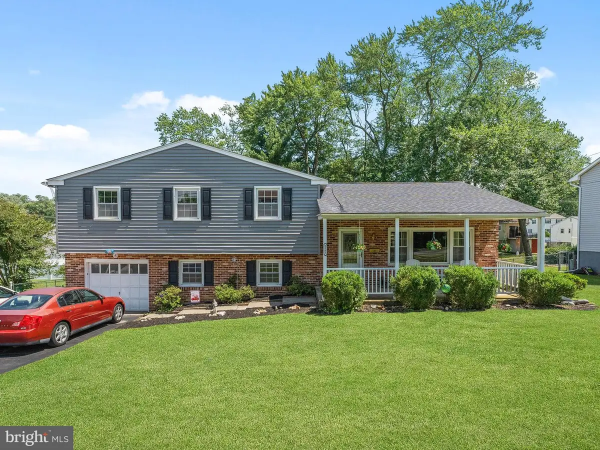 2165 Overlook Dr, Aston, PA 19014 - #1