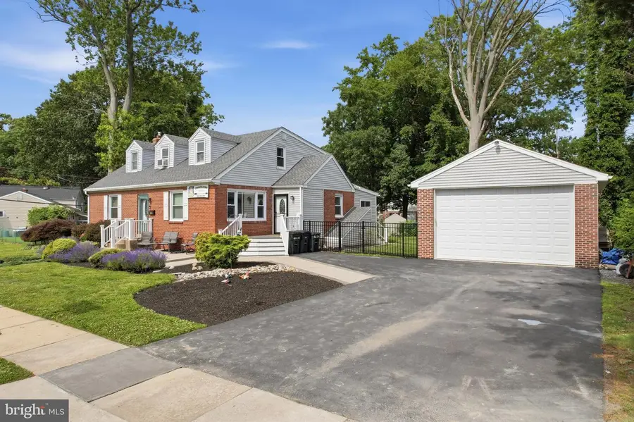 418 Buchanan Ave, Folsom, PA 19033 - #2