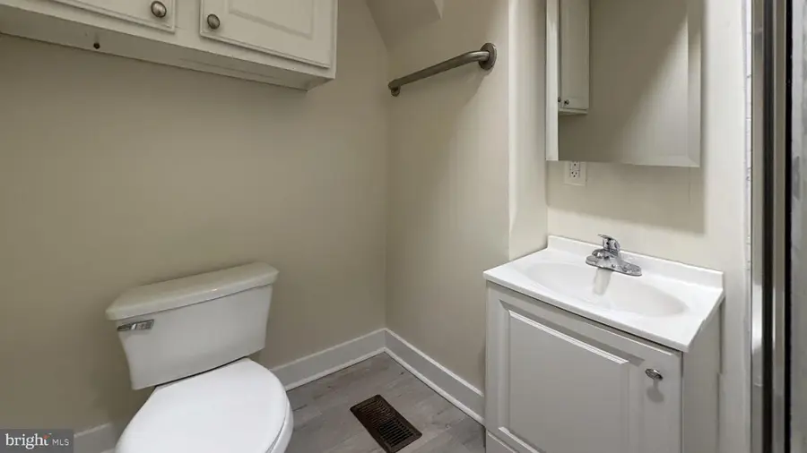 1039 Toll St, Crum Lynne, PA 19022 - #3