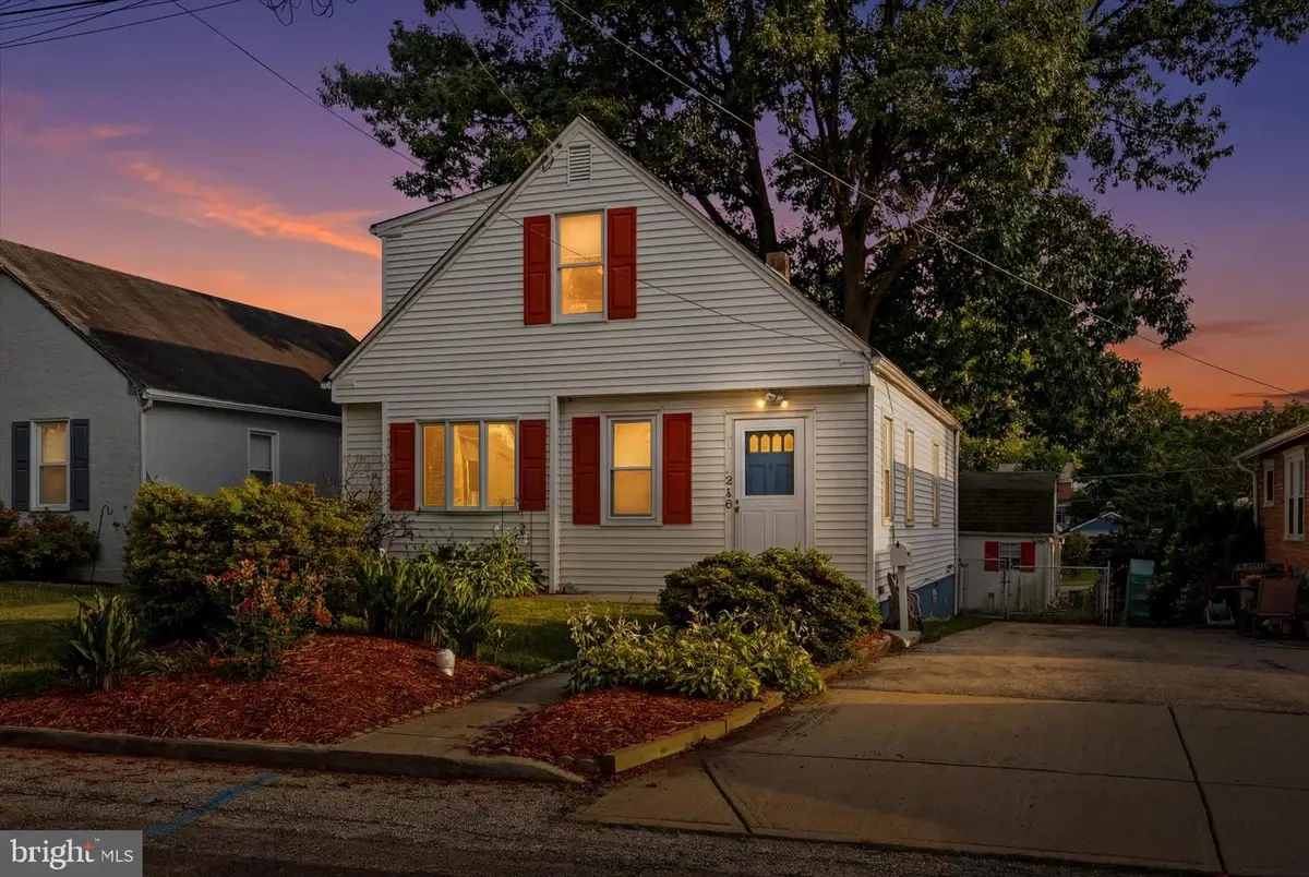 210 Walnut Rd, Wallingford, PA 19086 - #1