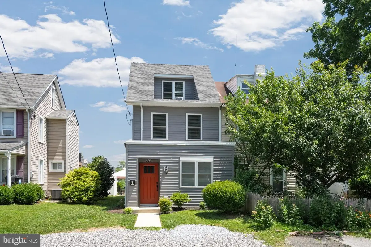 609 Vernon St, Media, PA 19063 - #1