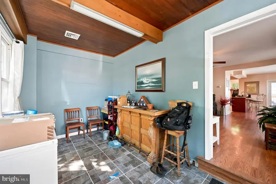 152 Shelbourne Rd, Havertown, PA 19083 - #3