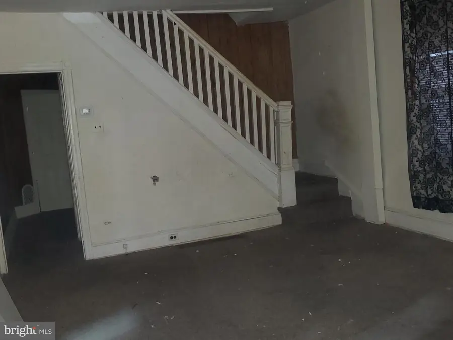 1025 W 5th St, Chester, PA 19013 - #3