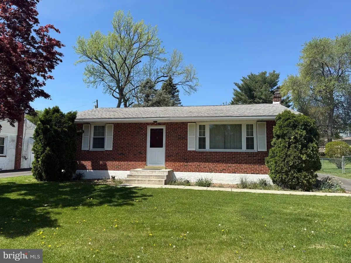 504 Monticello Ave, Upper Chichester, PA 19014 - #1