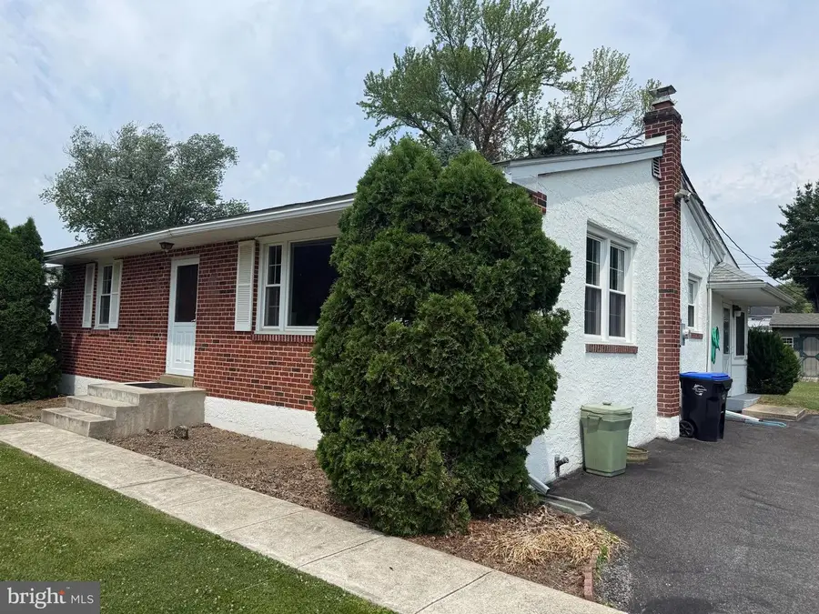504 Monticello Ave, Upper Chichester, PA 19014 - #3