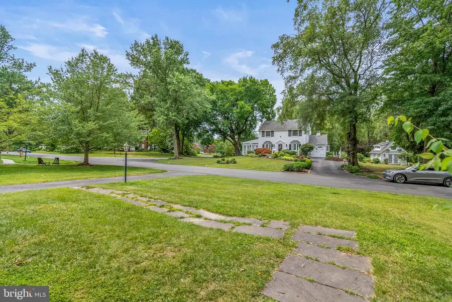 402 Hawthorne Rd, Wallingford, PA 19086 - #2