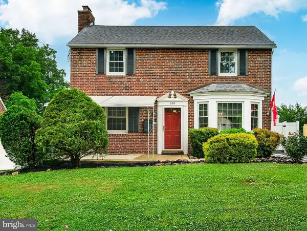 208 Stanton Rd, HAVERTOWN, PA 19083
