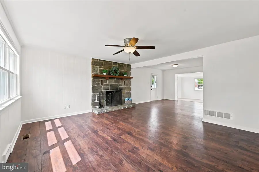 112 Tillman Ln, Aston, PA 19014 - #2