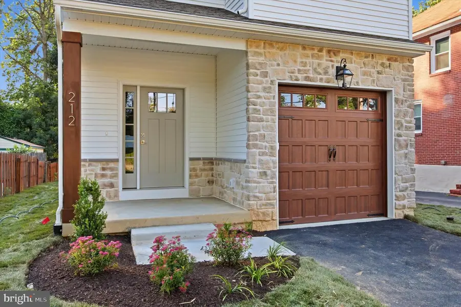 212 Chestnut St, Newtown Square, PA 19073 - #2