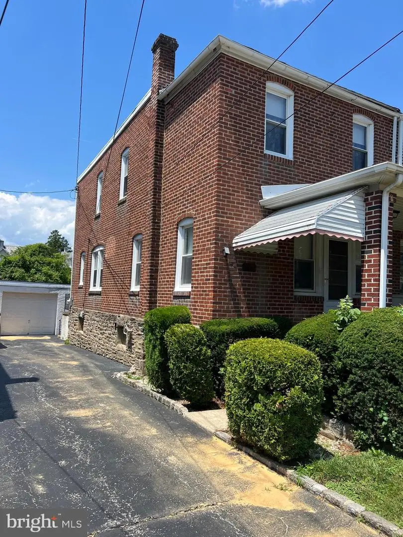 864 Martin Ave, Bryn Mawr, PA 19010 - #3