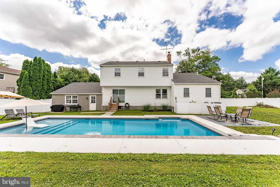 20 Walnut St, Newtown Square, PA 19073 - #2
