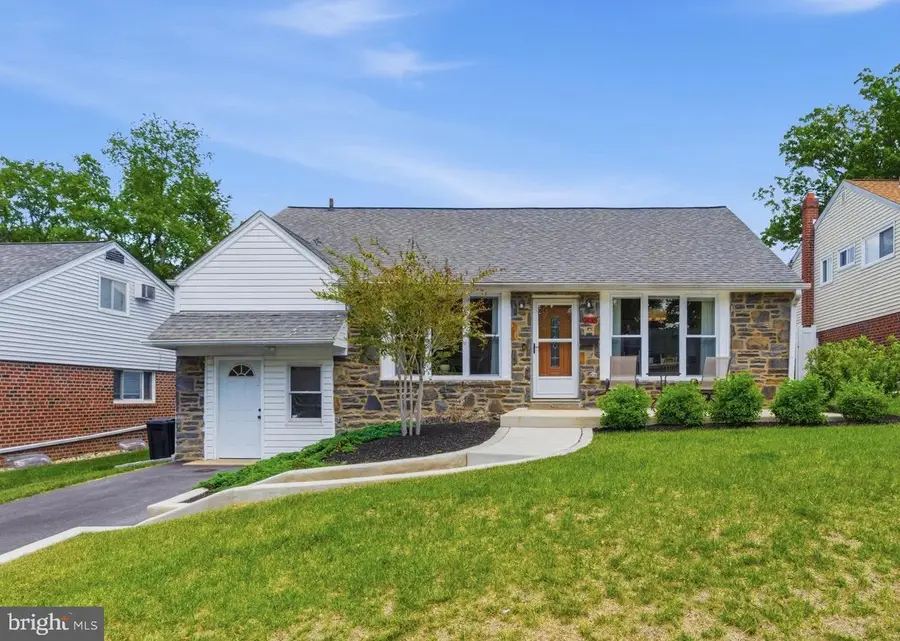 1435 Windsor Park Ln, Havertown, PA 19083 - #2